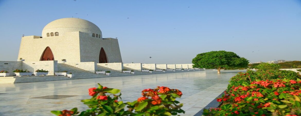 mazarequaid-mausoleum-founder-pakistan-muhammad-ali-jinnah_1080045-3 (1)