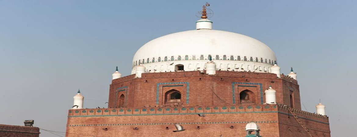 tomb-shah-rukn-e-alam-bahauddin-zakaria-multan-punjab-province-pakistan_134785-19022 (1)